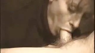 Camwhore torride aime porter des chaussures à talons hauts pendant sa masturbation grossessalopes