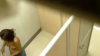 La séductrice aux gros seins Chanel Preston et le mec bien doté Brick Danger font l'amour dans la vielles grosses salopes cuisine