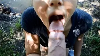 Une chienne aux cheveux blond grosse cochonne porn pâle appelée Sindee Jennings se fait marteler en levrette
