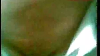 La brune les grosses cochonnes émotionnelle Leah Jaye chevauche joyeusement une forte bite noire