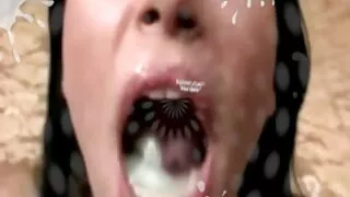 Une nana noire chaude suce profondément la bite de son petit ami et veut ensuite qu'il lui mange le cul grosses vieilles salopes