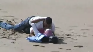 Ladyboy grosses salopes obeses aux gros seins se fait brutalement baiser par derrière