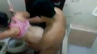 Mamie aux gros seins se fait baiser le manchon vieilles et grosses salopes en position de missionnaire
