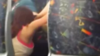 L'étonnante video grosse cochonne brune Maria Ozawa offre à un mec un tour de bite inversé