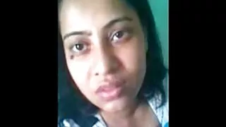 Une superbe fille se fait défoncer la grosse cochonne porn chatte sur la table de massage