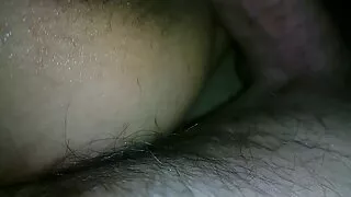 Une bombe colombienne à gros grosses put seins se fait défoncer la chatte fort et profondément