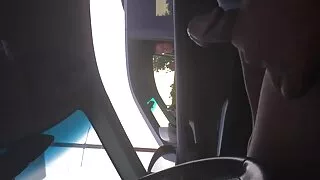 On ne peut porn grosse cochonne nier le fait que cette nana dévergondée est une bonne cavalière