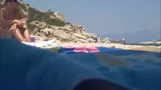 Cette blonde grosses salopes porn est plutôt chaude et tout ce qui l'intéresse, c'est la bite dans sa chatte percée
