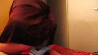 Cali Sweets, une nana ébène folle grosse cochonne allemande de sexe, adore quand son homme prend les rênes