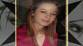 Cette étudiante asiatique aime l'attention qu'elle reçoit de son grosse cochonne blonde professeur pervers