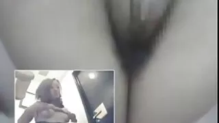 La salope aux cheveux noirs Renee Pornero se masturbe avant de tomber sur son petit ami salopes grosses