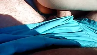 Une enseignante blanche en chaleur mange la chatte humide et puante de grosses mamies cochonnes son étudiante en ébène