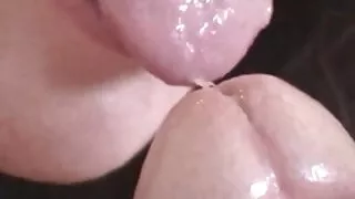 Une salope blonde mince, grande et chaude ne veut rien de plus qu'une baise anale grosses saloppes chaude